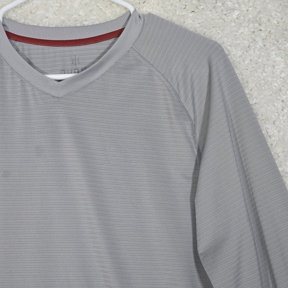 Rhone Shirt Mens Medium Gray Long Sleeve Pullover Athletic Activewear READ - Picture 3 of 12